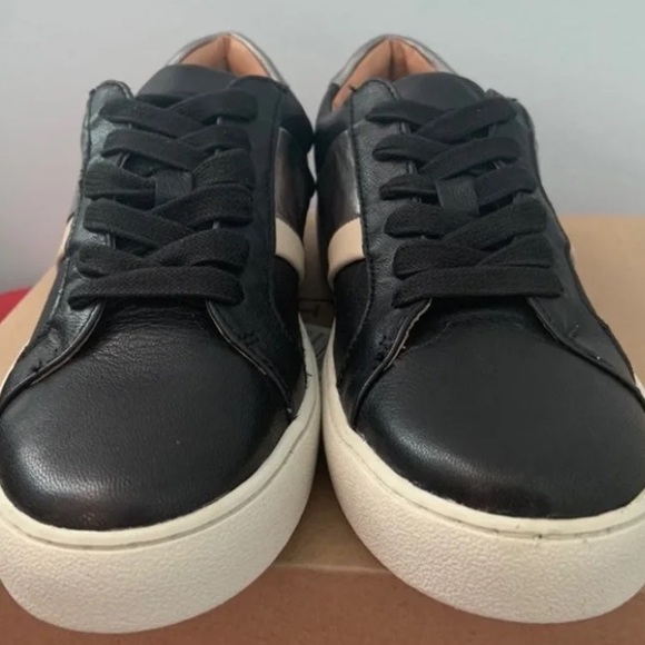 Frye & Co Hallie Metallic Leather Low Lace Sneakers - Picture 2 of 6